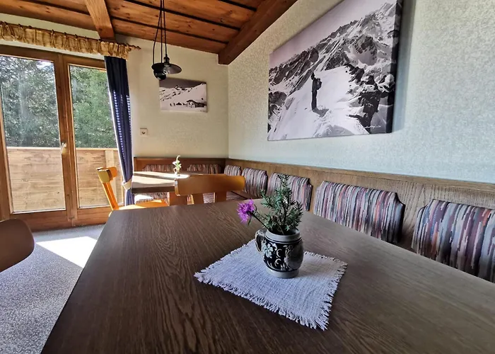 Konukevi Panorama Warth 3*